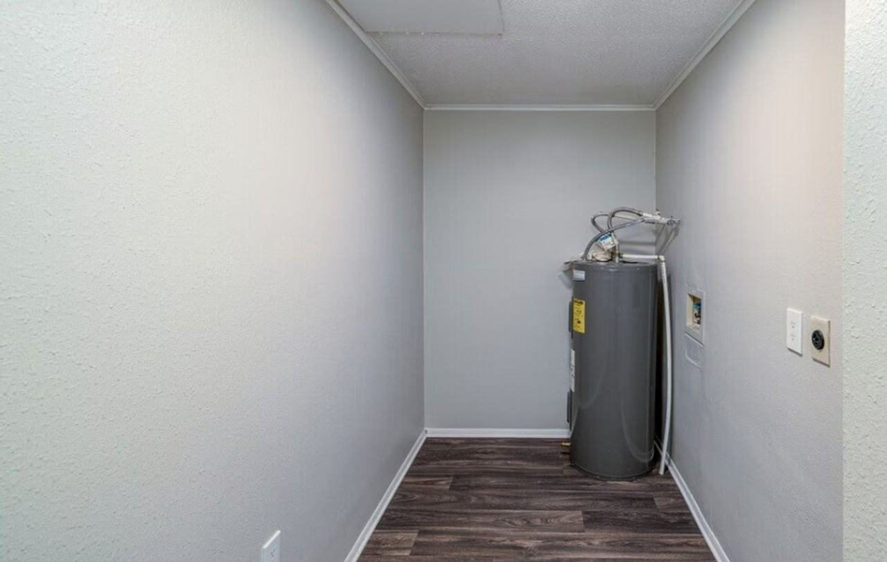 3237 Yancey LLC. - Photo 7 of 31