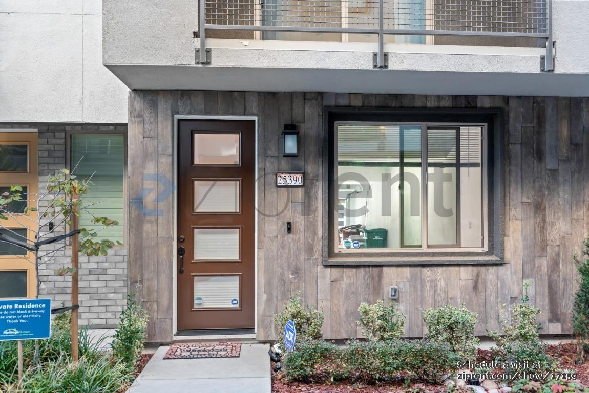 25390 Parklane Dr - Photo 4 of 20