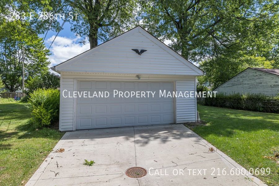 283 E 286th St - Photo 3 of 26