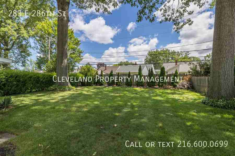 283 E 286th St - Photo 4 of 26