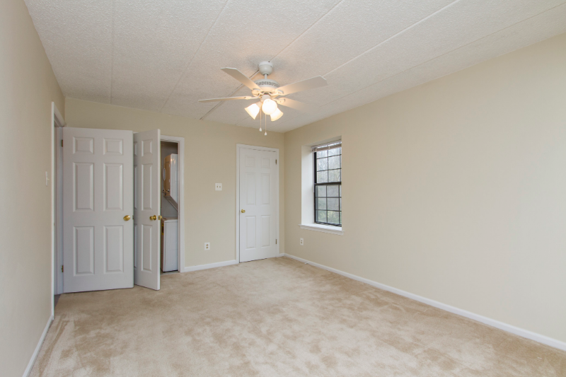 300 Washington Pl #320 - Photo 5 of 13