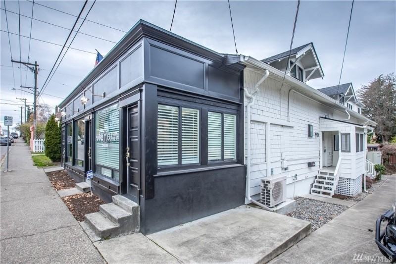 2108 N Oakes St - Photo 2 of 17