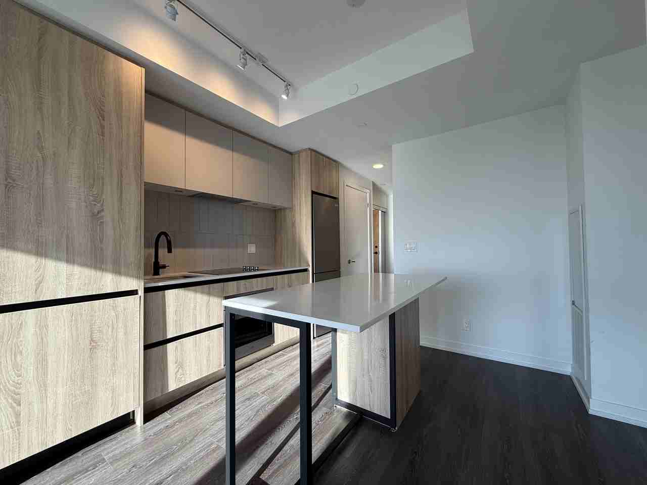 7950 Bathurst St #2512 - Photo 5 of 34