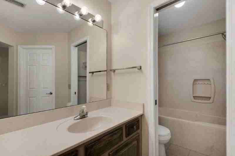 2014 Mistral Ln E - Photo 3 of 34