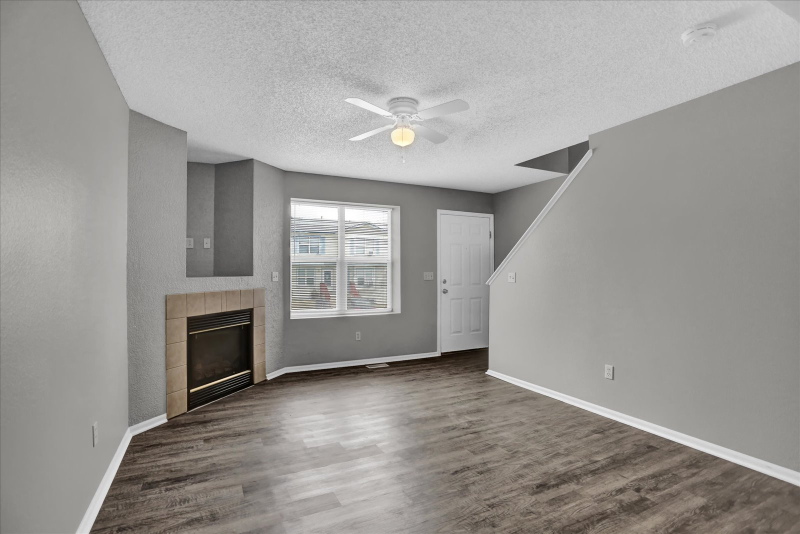 2532 Plumtree Grv - Photo 2 of 15