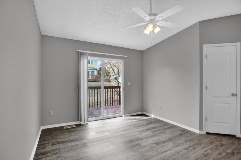 2532 Plumtree Grv - Photo 6 of 15