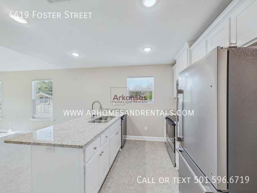 4619 Foster St - Photo 5 of 15