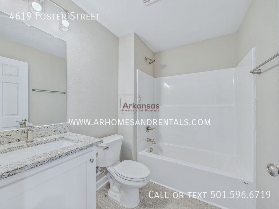 4619 Foster St - Photo 6 of 15