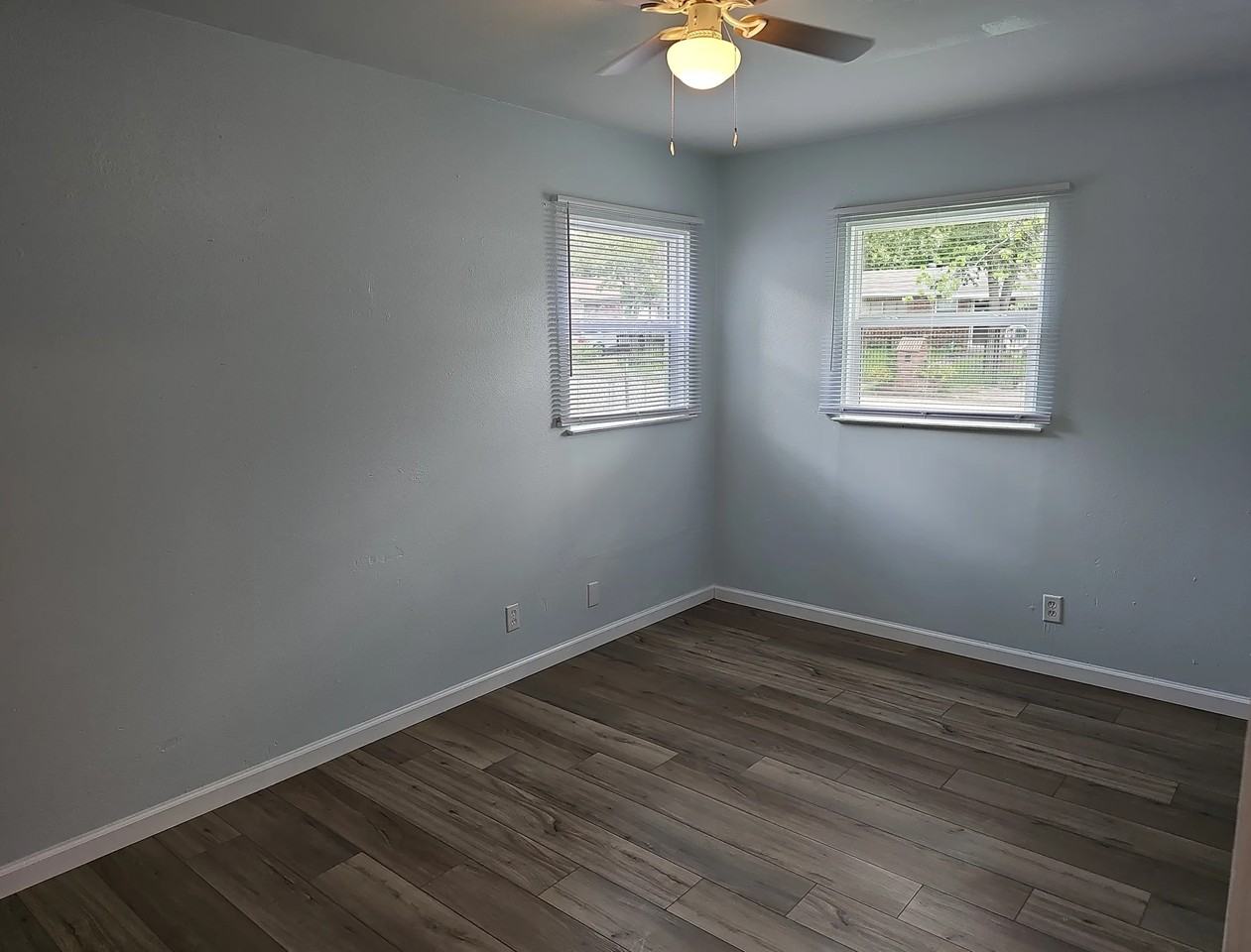 5619 Stonybrook Dr - Photo 3 of 11