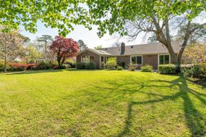 featured image of 702 Robert E Lee Dr