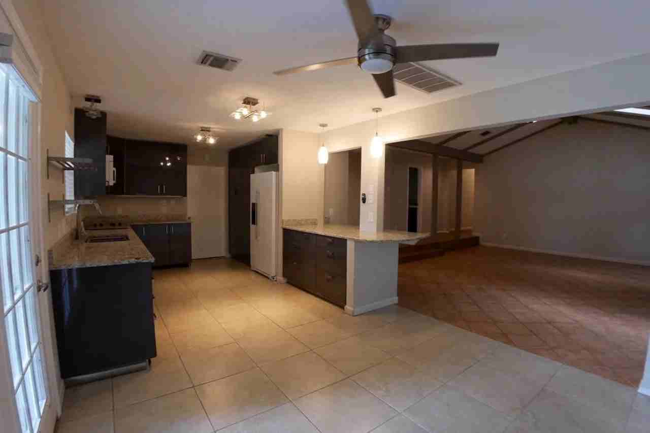 100 Mcconnell Dr - Photo 2 of 15