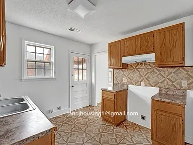 2673 Enterprise Ave - Photo 7 of 19