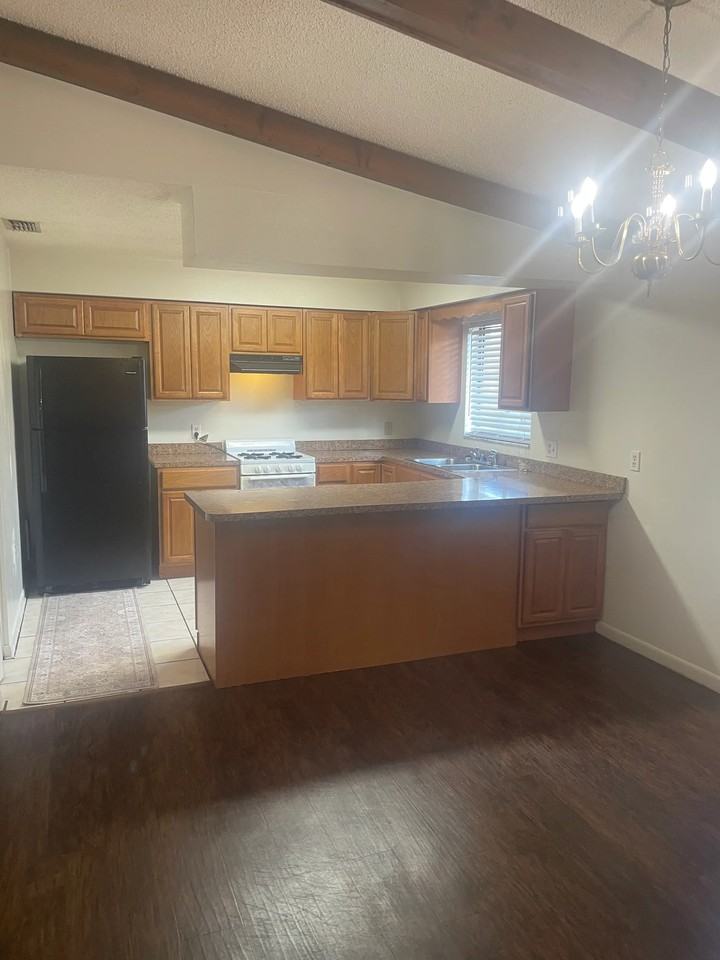 5617 Cherry Wood Cir - Photo 5 of 11