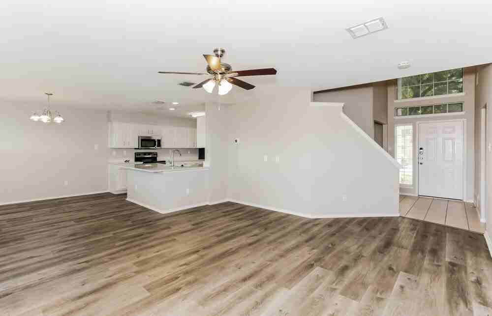 950 Silver Streak Dr - Photo 4 of 17