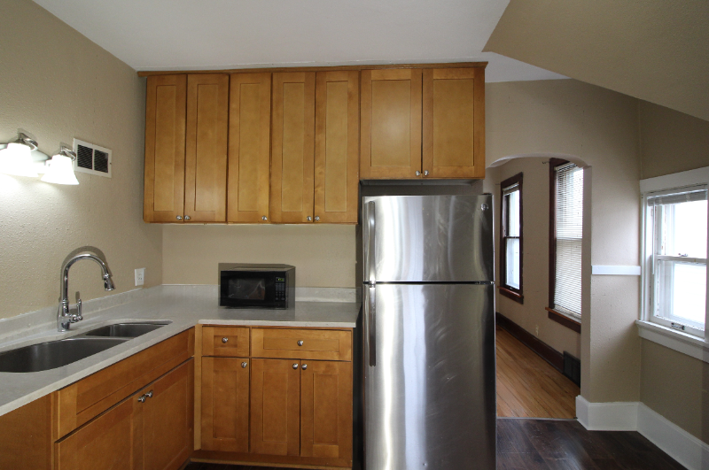 2933 N Newhall St #B - Photo 2 of 16