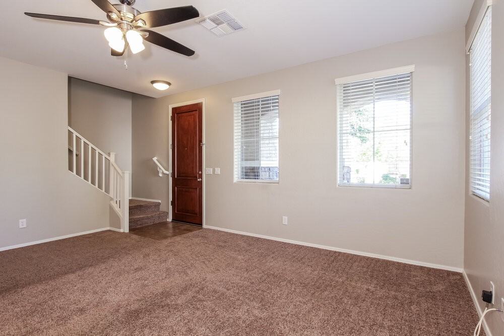 10053 E Isleta Ave - Photo 4 of 17