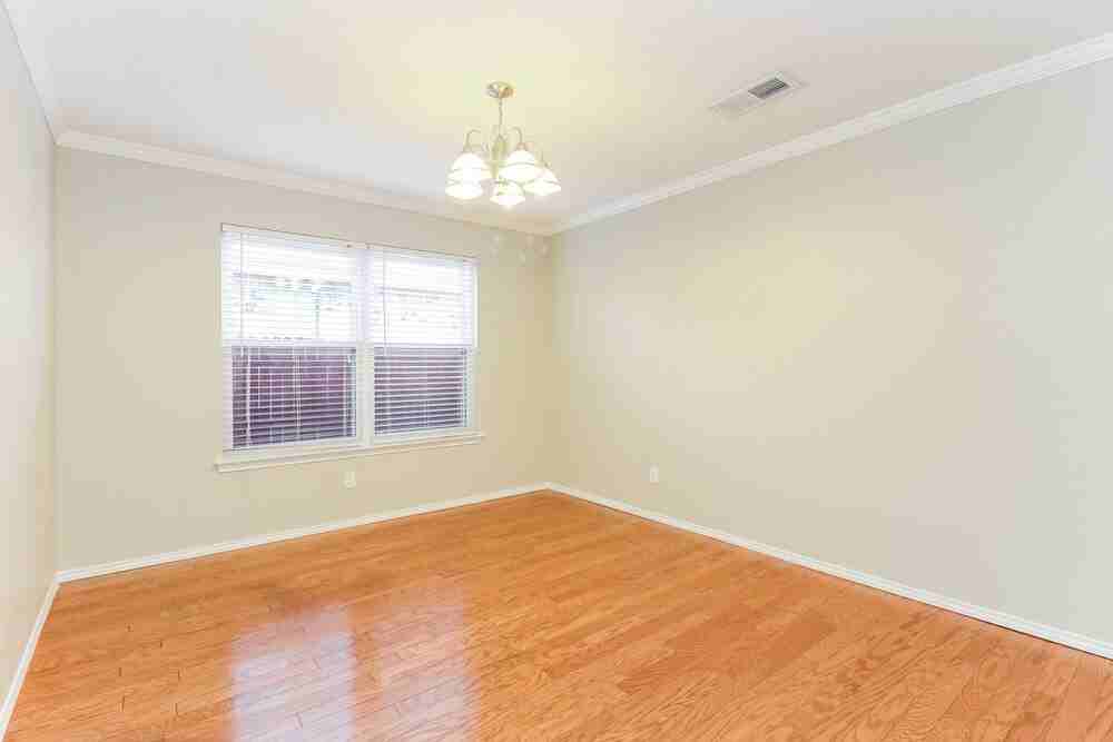 2729 Forest Creek Dr - Photo 6 of 17