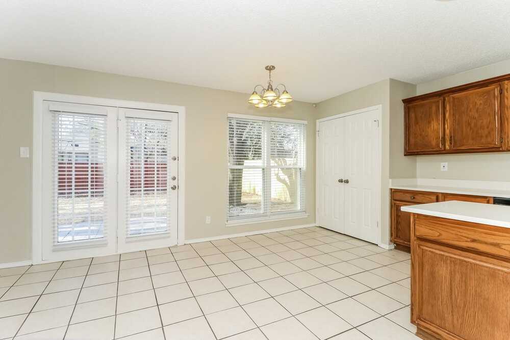 2729 Forest Creek Dr - Photo 7 of 17