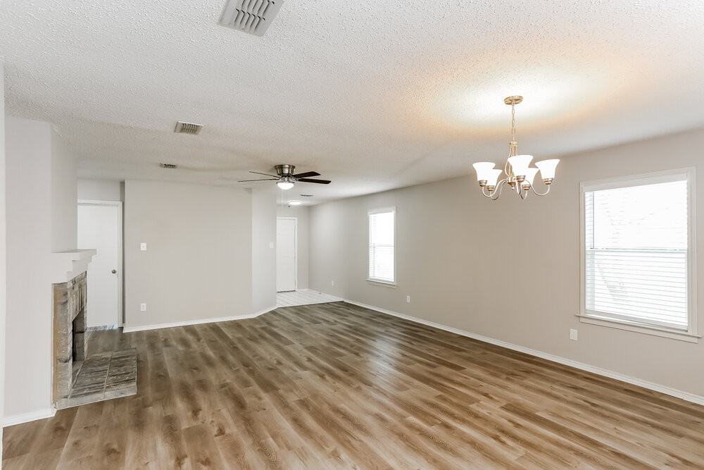 1032 Bannack Dr - Photo 4 of 16