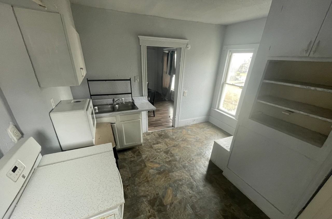 1636 Milburn Ave - Photo 3 of 7