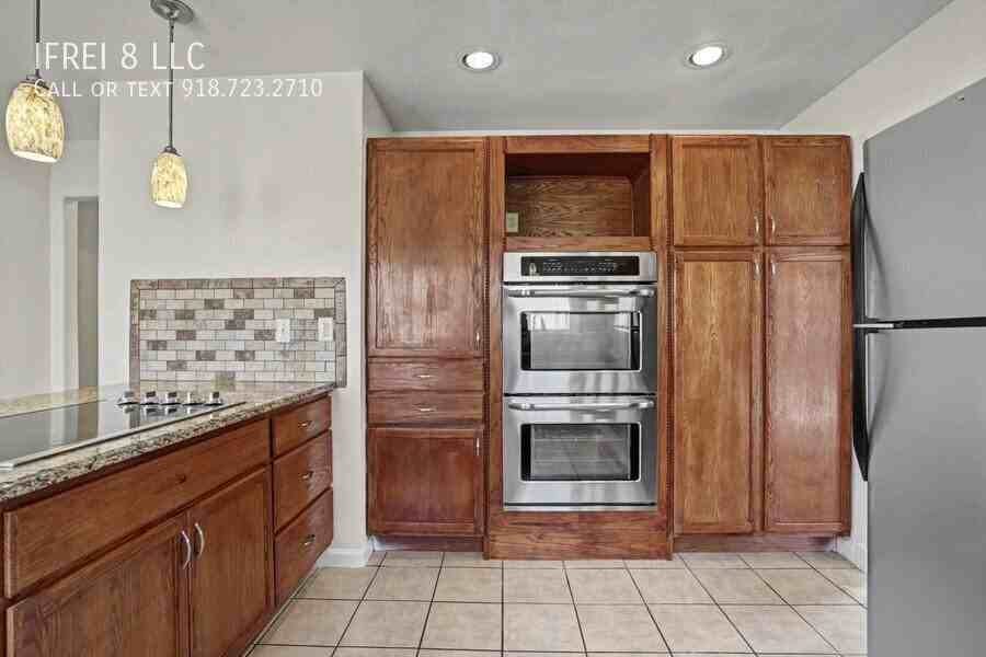 3802 S Allegheny Ave - Photo 2 of 29