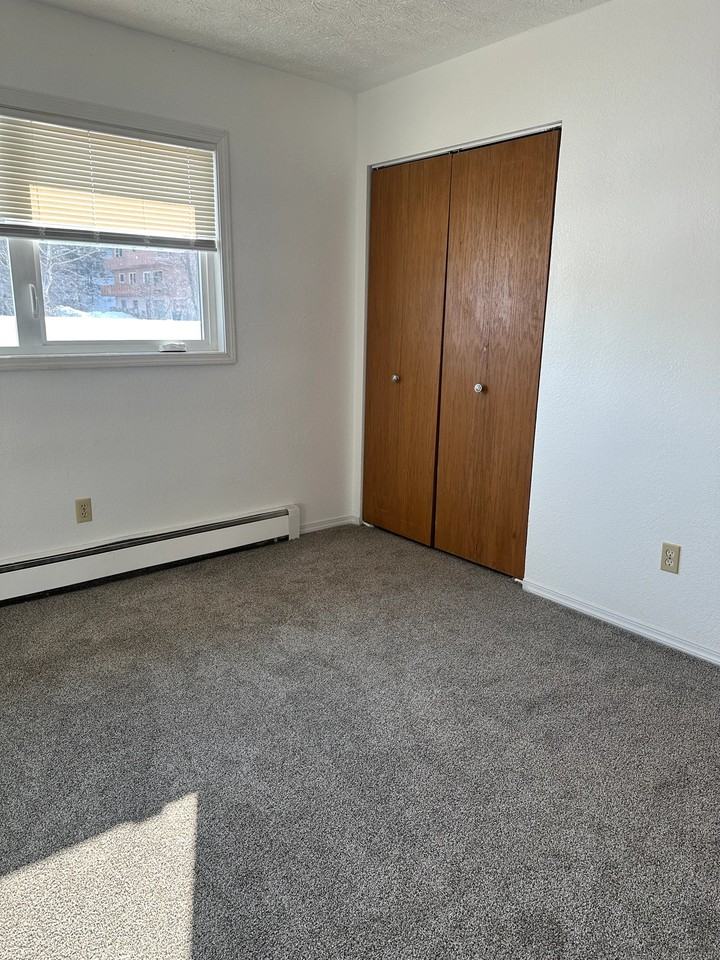 2301 E 68th Ave #B - Photo 6 of 11