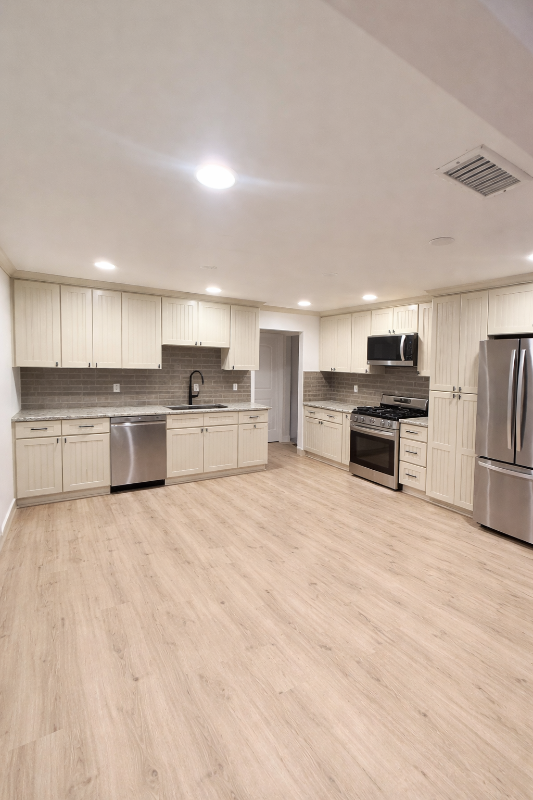 442 E 44th Cir #442 - Photo 3 of 25