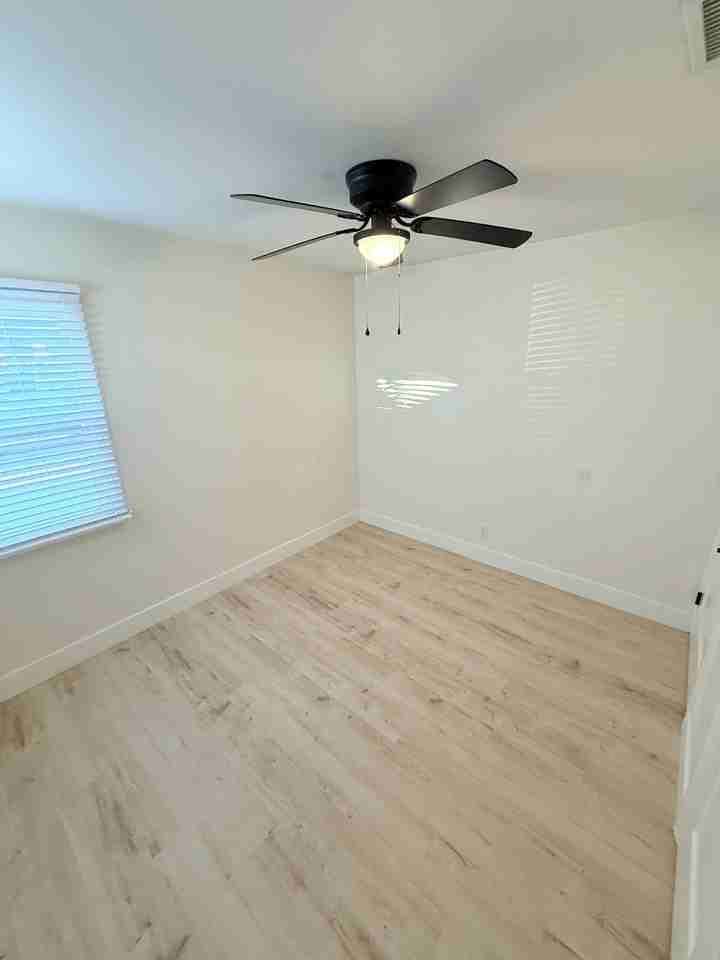 442 E 44th Cir #442 - Photo 7 of 25