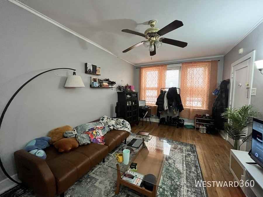 1626 W Sherwin Ave #1S - Photo 4 of 17