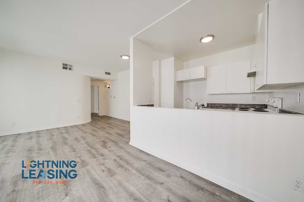 10205 Samoa Ave #104 - Photo 5 of 17