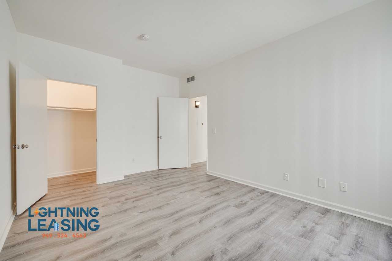 10205 Samoa Ave #104 - Photo 6 of 17