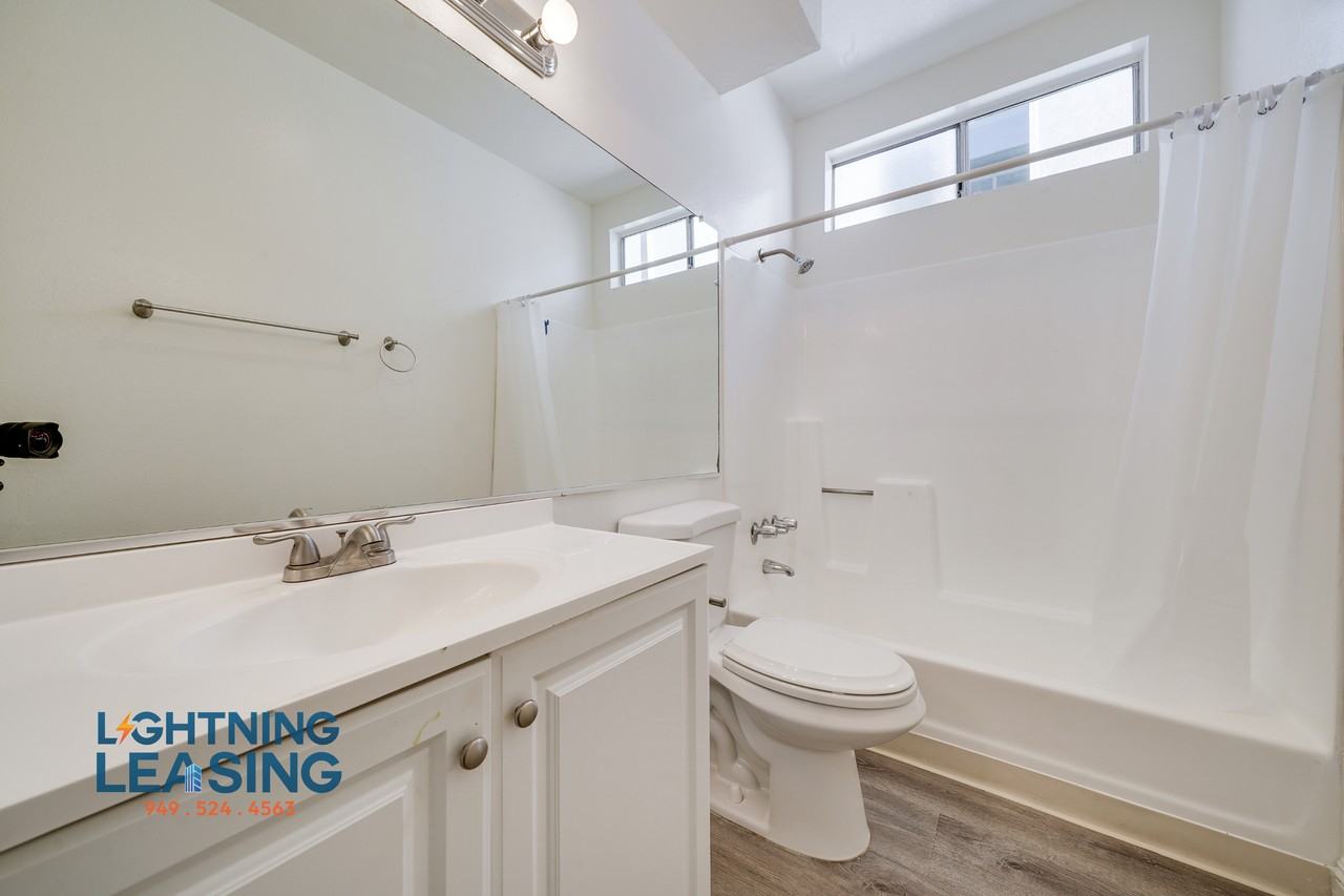 10205 Samoa Ave #104 - Photo 7 of 17