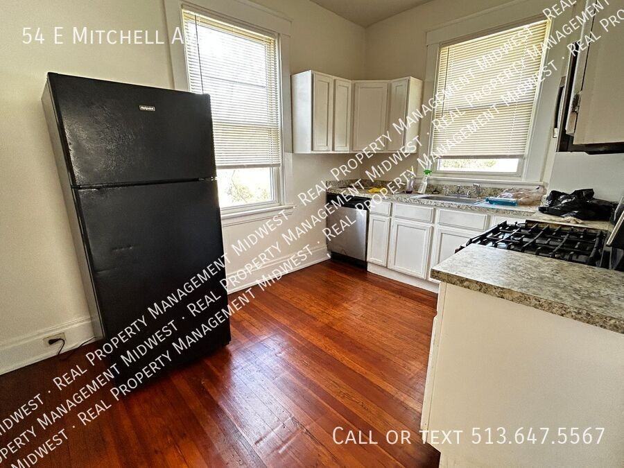 54 E Mitchell Ave - Photo 4 of 20