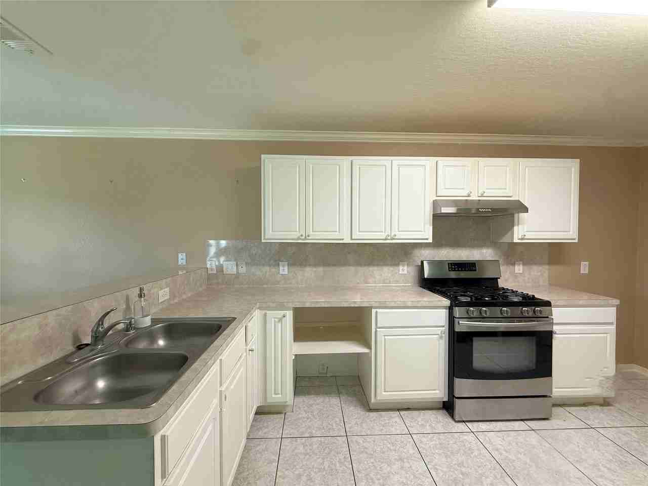 16015 Youpon Valley Dr #16015 - Photo 7 of 43