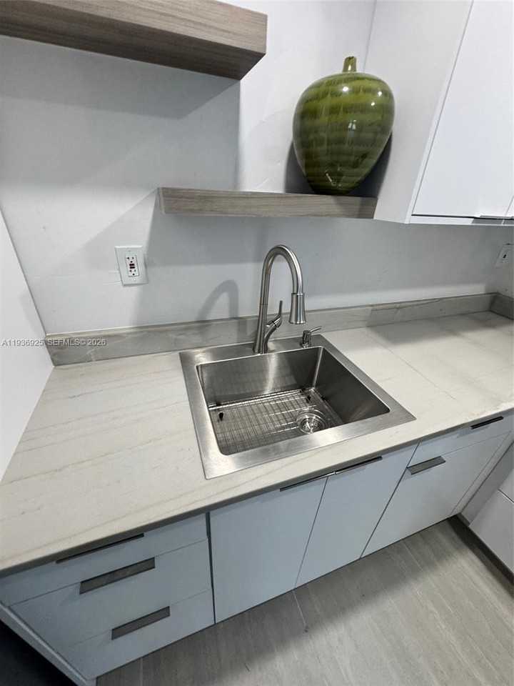 6920 Sw 82nd Ct #6920-2 - Photo 7 of 12