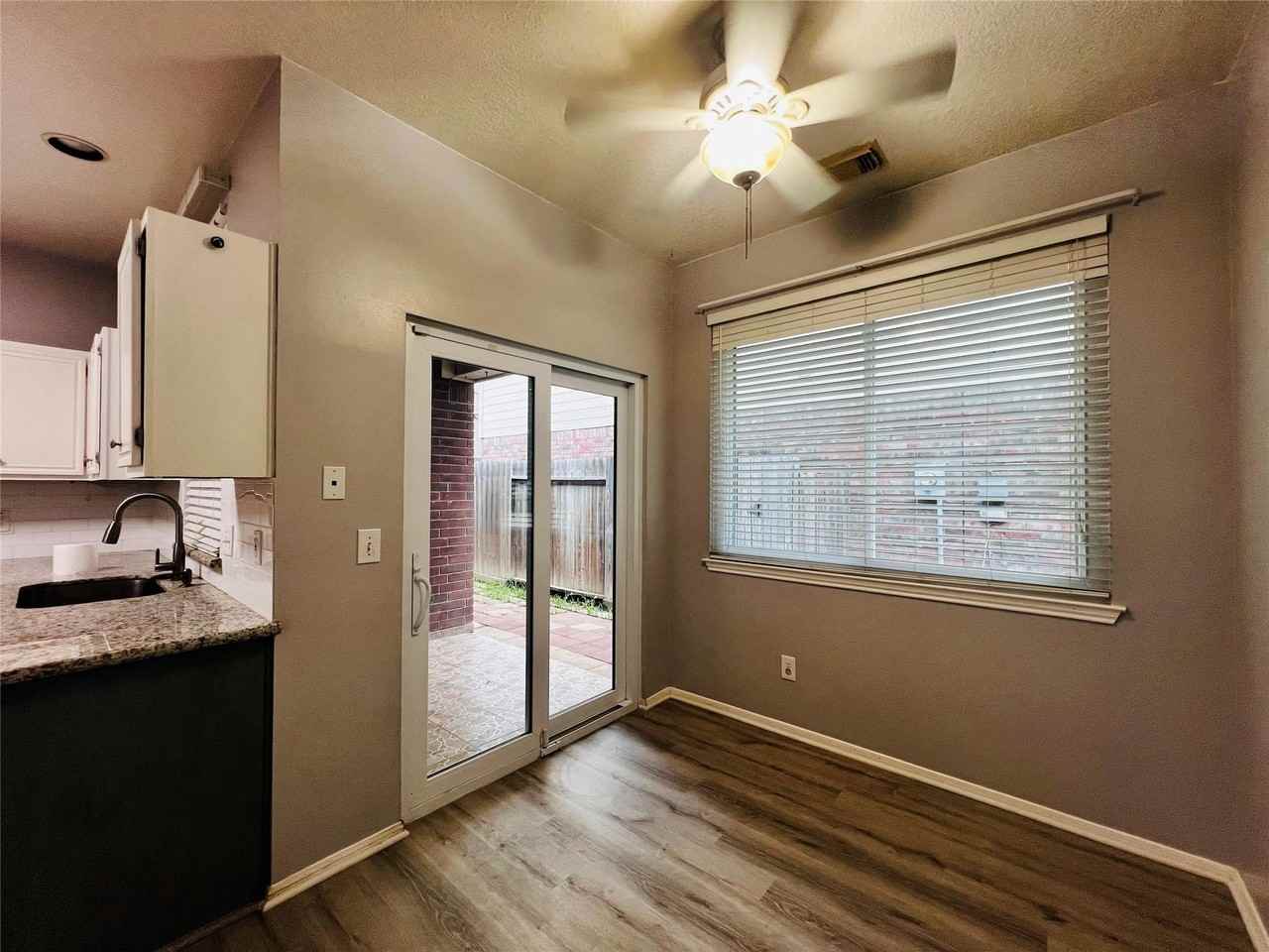 2919 Amber Cliff Dr #2919 - Photo 2 of 17