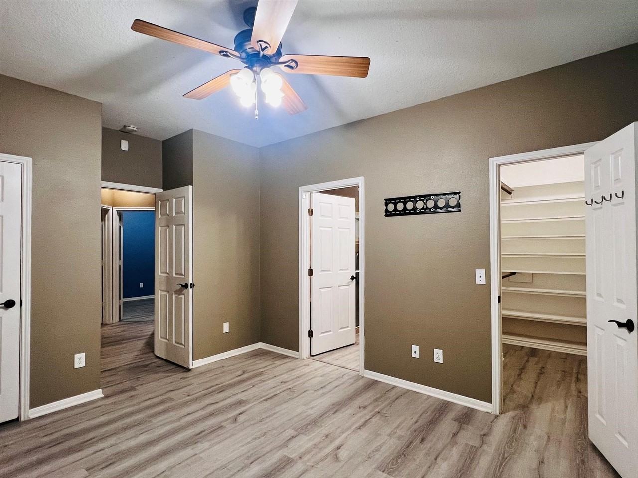 2919 Amber Cliff Dr #2919 - Photo 5 of 17