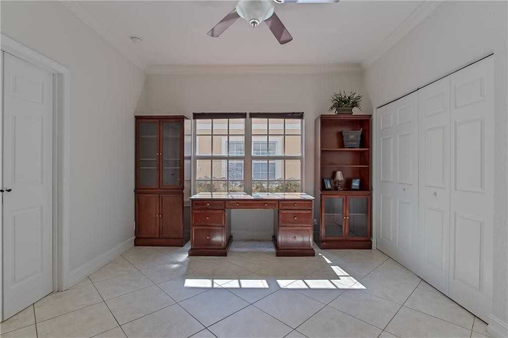 19 Se 19th Ave #19 - Photo 5 of 47