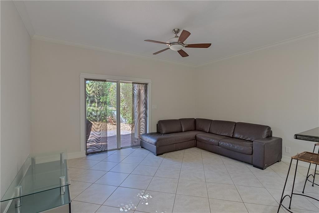 19 Se 19th Ave #19 - Photo 6 of 47