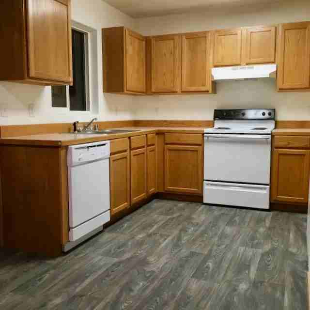 187 E Redoubt Ave #5 - Photo 2 of 10