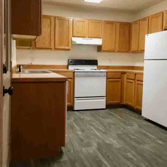 187 E Redoubt Ave #5 - Photo 3 of 10