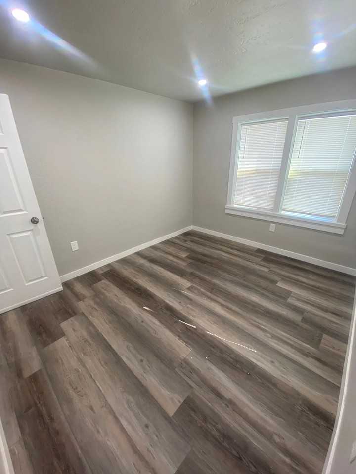 1350 S Washington St - Photo 4 of 20