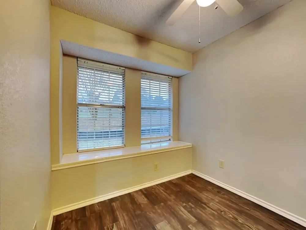 2410 High Hollow Dr - Photo 6 of 16