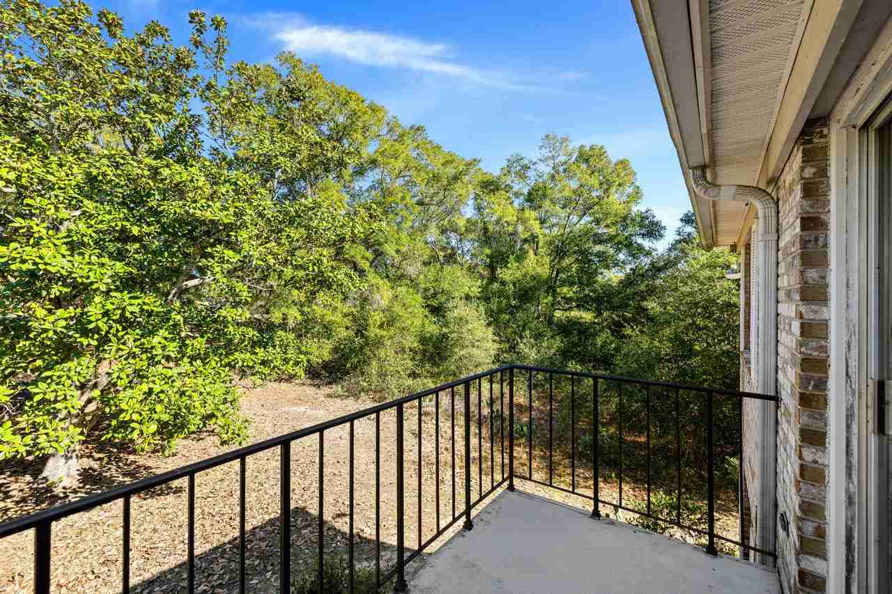 115 Country Club Dr #115 - Photo 5 of 31