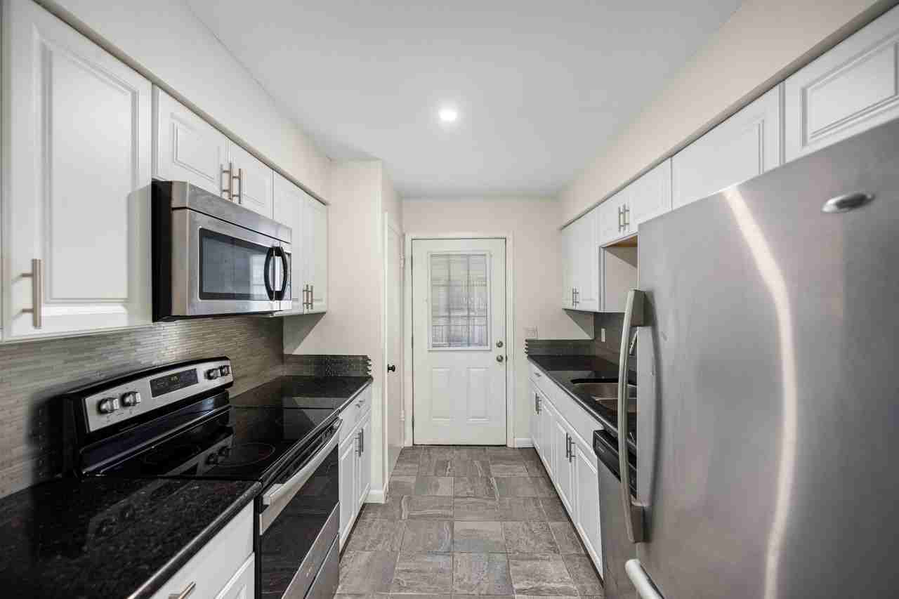 115 Country Club Dr #115 - Photo 6 of 31