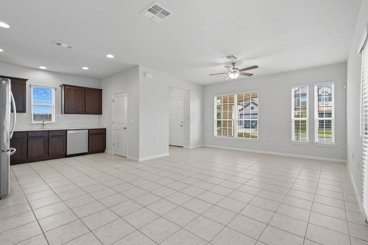 17200 Adoro Dr #17200 - Photo 3 of 14