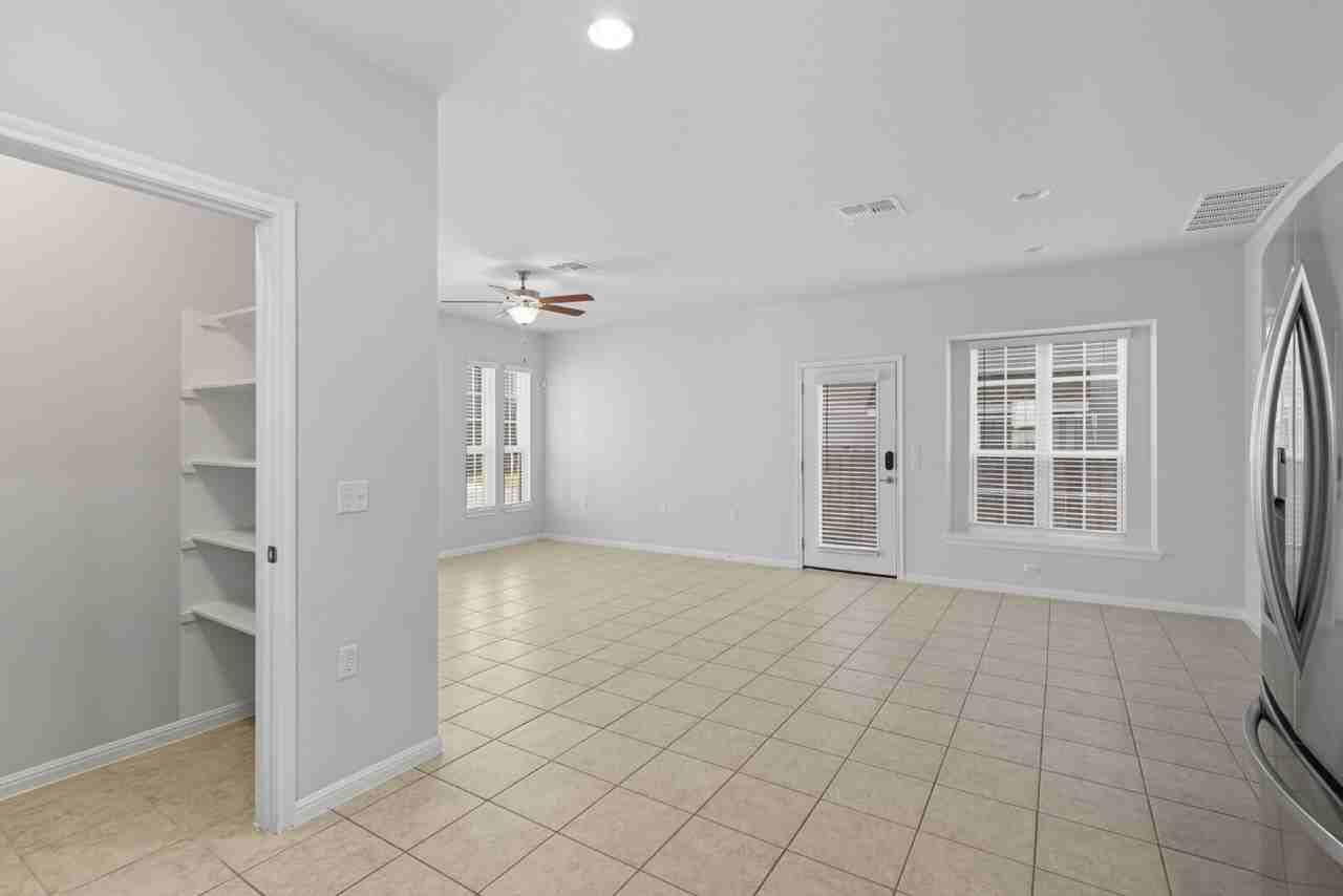 17200 Adoro Dr #17200 - Photo 4 of 14