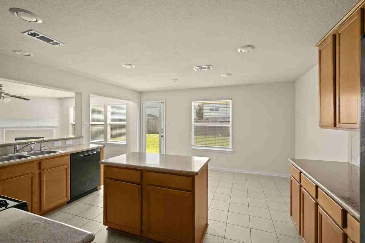 18211 Palisade Rock Ct #18211 - Photo 3 of 28