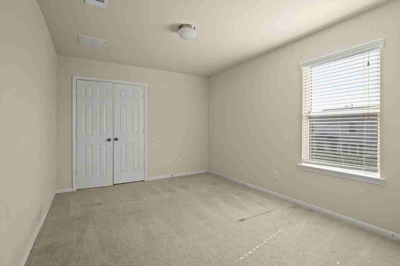 18211 Palisade Rock Ct #18211 - Photo 7 of 28