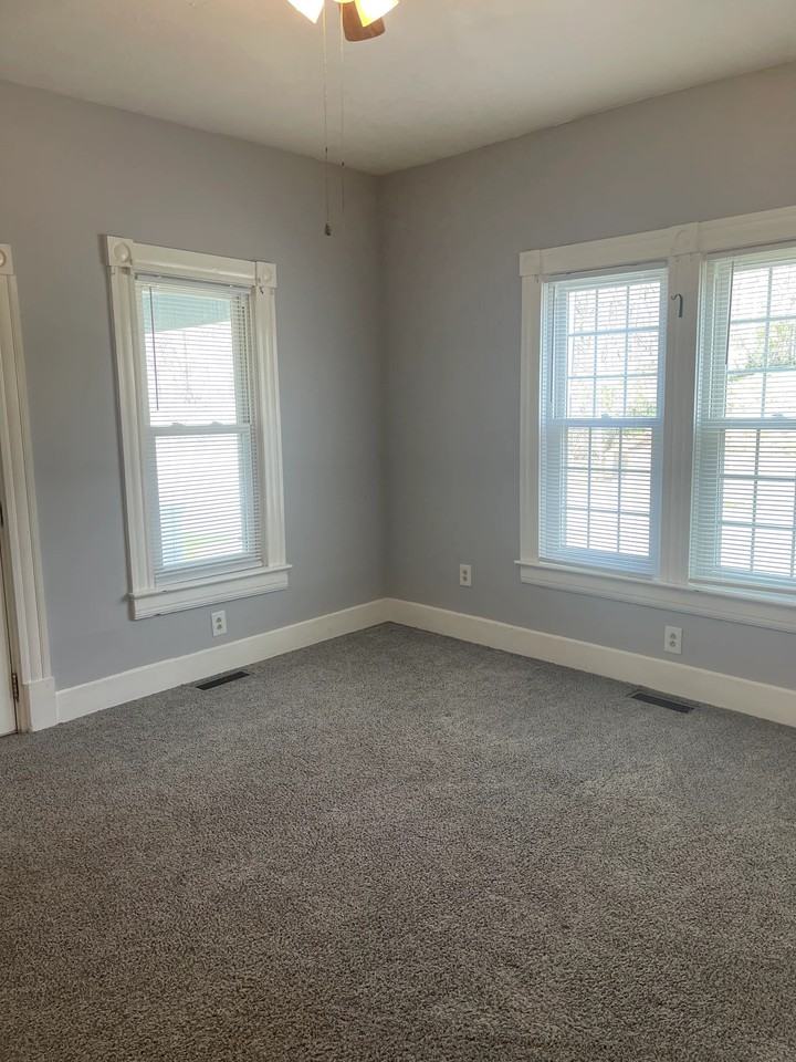 400 Phillips St - Photo 3 of 14